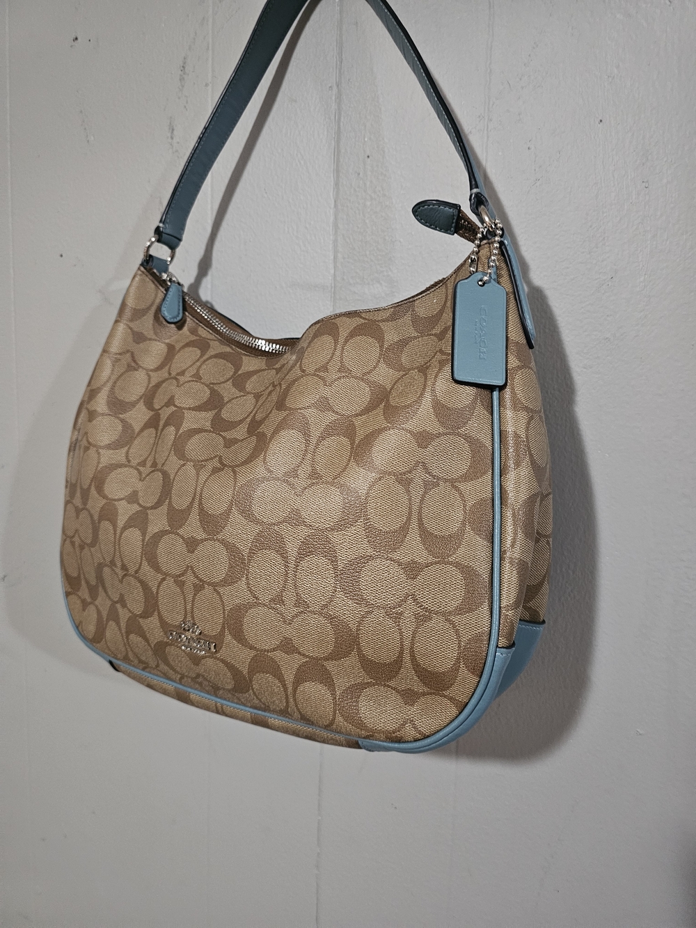 Coach Signature Canvas Hobo Bag in Khaki with Light Blue Trim Zipper Gets Stuck